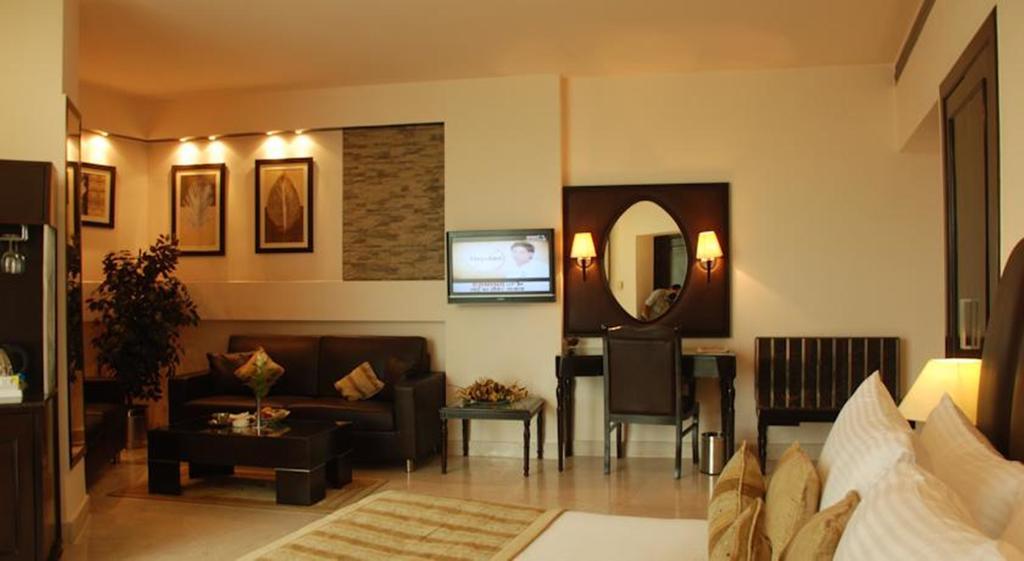 Hotel Shanti Palace Mahipalpur 4*